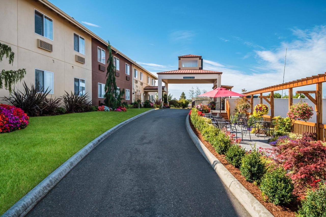 Red Lion Inn & Suites Sequim At Olympic National Park Exterior foto