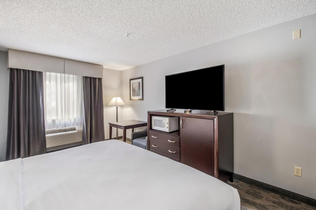Red Lion Inn & Suites Sequim At Olympic National Park Exterior foto